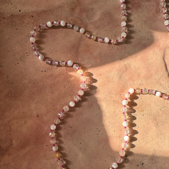 Handmade hand knotted gemstone mother of pearl necklace with star stone center - Picture 4 of 15